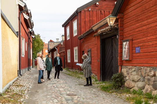 personer på stadsvandring i Västerås